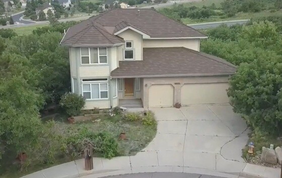'지옥에서 온 집'이라 불리는 미국의 주택 매물 외관 모습. (CNN 갈무리) © 뉴스1