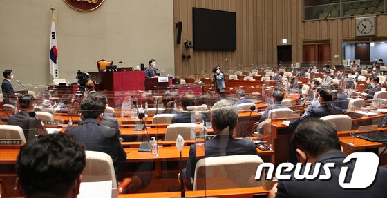 민주당 의원총회. /뉴스1 © News1 오대일 기자