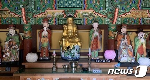 목포 달성사 지장보살삼존상·시왕상© 뉴스1