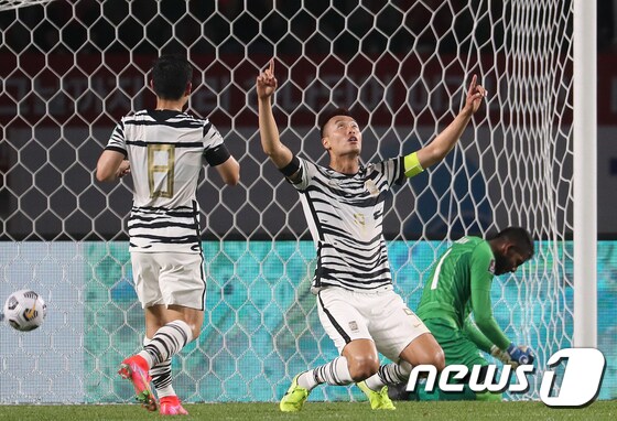 김신욱이 홍콩 무대에 도전한다. 사진은 국가대표팀 경기에서 골을 넣은 김신욱. 2021.6.9/뉴스1 © News1 송원영 기자