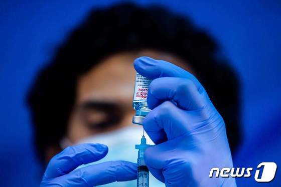 미국에서 면역 취약층을 위해 신종 코로나바이러스 감염증(코로나19) 백신 추가접종을 의논한다. © AFP=뉴스1 © News1 정윤영 기자
