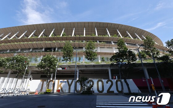 2020 도쿄올림픽을 7일 앞둔 16일 일본 도쿄올림픽 메인 스타디움이 통제돼 있다. 2021.7.16/뉴스1 © News1 송원영 기자