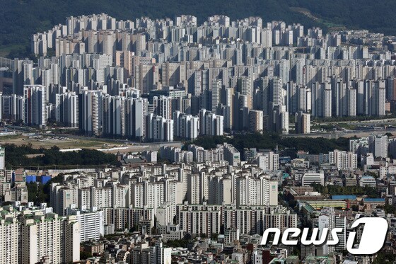 아파트 단지. 2021.7.23/뉴스1 © News1 이승배 기자