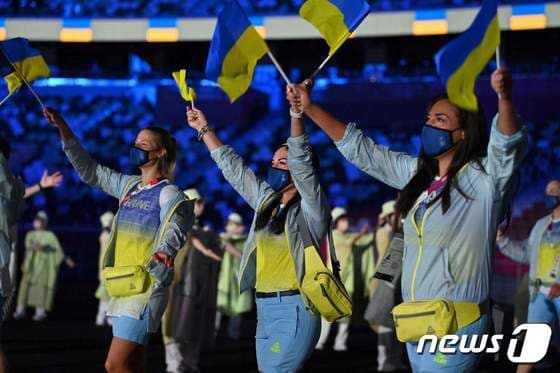 도쿄 올림픽 개막식에서 우크라이나 선수들의 모습.  © AFP=뉴스1