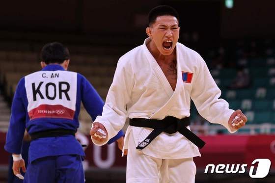 한국이 2020 도쿄 올림픽 유도 혼성 단체전 16강 몽골과의 경기에서 패했다. © AFP=뉴스1