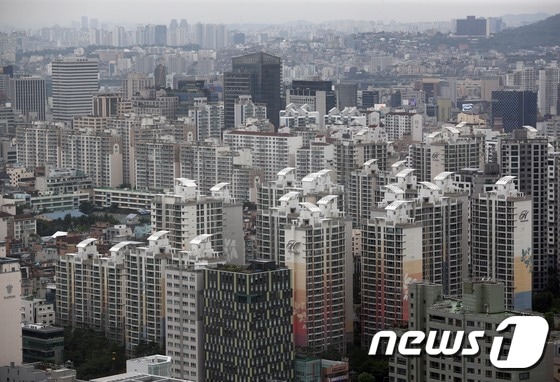 서울 아파트 단지의 모습. 2021.8.2/뉴스1 © News1 신웅수 기자