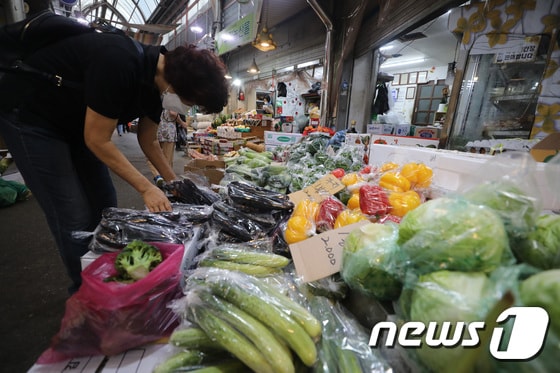 서울 시내의 한 전통시장 모습. /뉴스1 DB © News1 임세영 기자