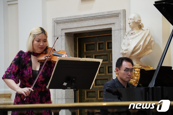 바이올리니스트 조진주 공연 모습(제공 주스페인 한국문화원)© 뉴스1