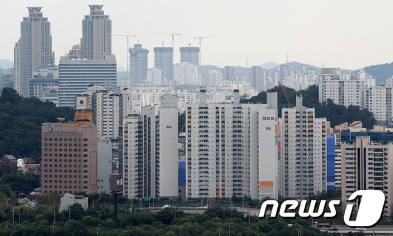 서울 아파트 단지 밀집지역 모습. © News1 민경석 기자