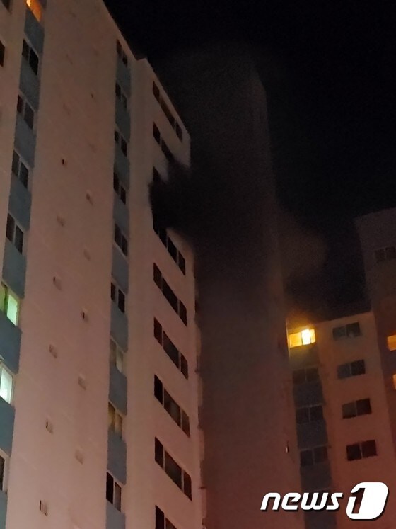 목포 산정동 한 아파트서 화재…20여명 대피