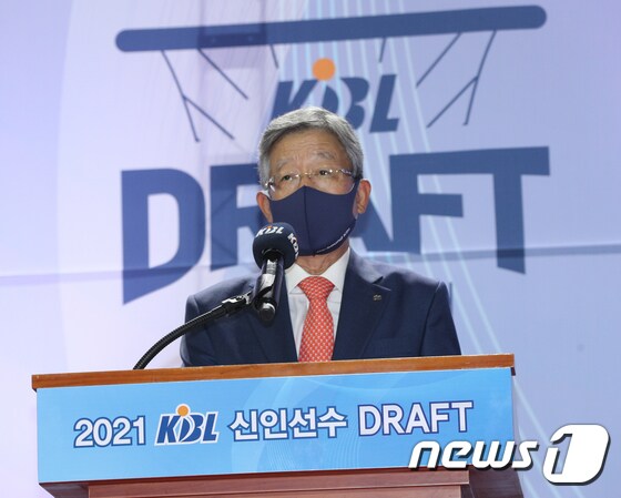 김희옥 한국농구연맹(KBL) 총재. /뉴스1 © News1 신웅수 기자