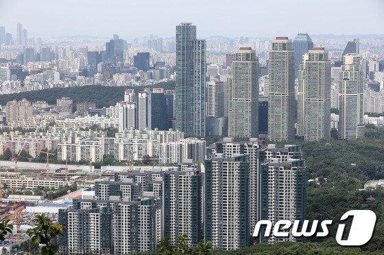 서울 강남구,서초구 일대 아파트 단지의 모습. (사진은 기사 내용과 무관함) / 뉴스1 © News1