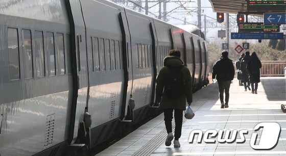 KTX 열차 모습.(뉴스1 자료사진)© News1 임세영 기자