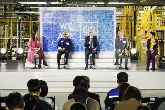 19일 열린 GM 한국 출범 20주년 기념식의 Q&A세션. 좌측부터 에이미 마틴 CFO, 아시프 카트리 GMI 생산부문 부사장, 로베르토 렘펠 한국지엠 사장, 카를로스 미네르트 영업 서비스 마케팅 부사장, 윤명옥 한국지엠 전무(GM 제공)