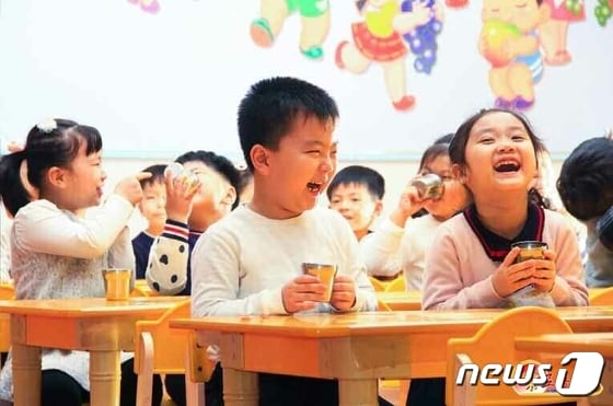 북한 유치원생들…