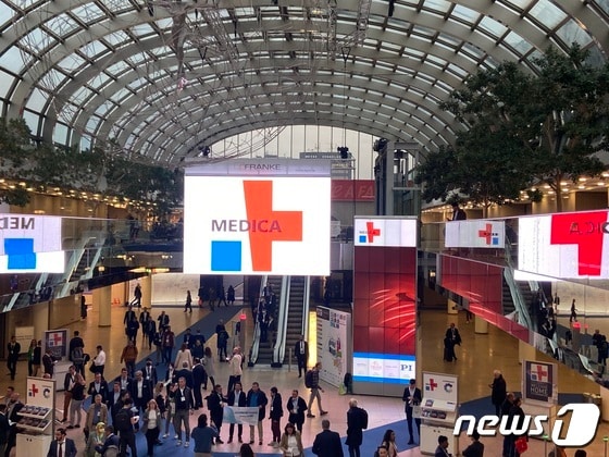 독일 뒤셀도르프에서 11월 14일(현지시간)부터 17일까지 나흘간 열리는 'MEDICA(메디카) 2022'  행사장 입구 모습. 