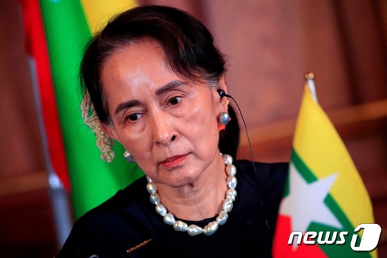 아웅산 수지 미얀마 국가 고문의 수감 전 모습. © 로이터=뉴스1 © News1 
