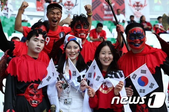 한국 축구를 응원하는 팬들 2022.11.28/뉴스1 © News1 이광호 기자