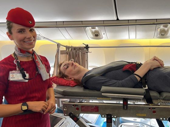 튀르키예항공을 통해 생애 첫 비행기를 탄 세계 최장신 여성 루메이사 겔기. (인스타그램 갈무리)