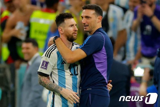 리오넬 메시와 리오넬 스칼로니 아르헨티나 대표팀 감독. © AFP=뉴스1