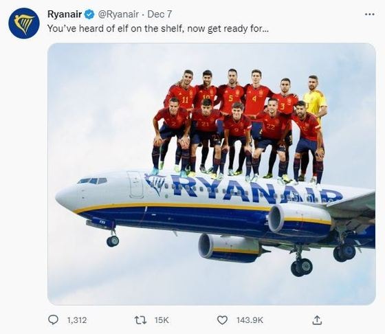 모로코전에서 패한 스페인팀의 귀국길을 풍자한 라이언에어의 밈 (라이언에어 트위터 공식 계정 갈무리)