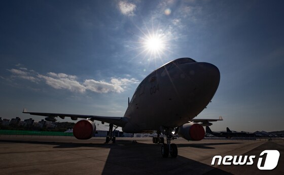 공군 공중급유기 KC-330 '시그너스'. 2021.10.18/뉴스1 © News1 이재명 기자
