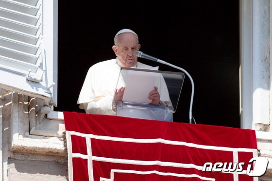 20일(현지시간) 프란치스코 교황이 러시아발 전쟁을 멈추라고 촉구했다. © 로이터=뉴스1 © News1 이서영 기자