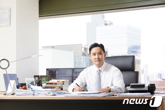 최윤범 고려아연 부회장(고려아연 제공)© 뉴스1