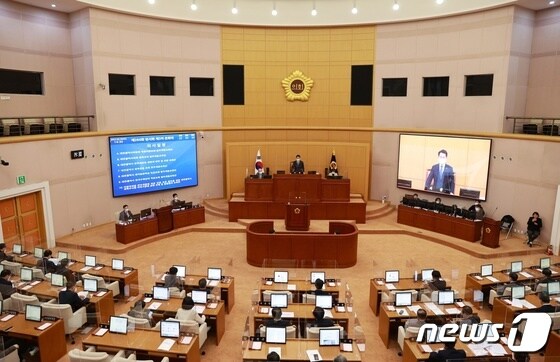 더불어민주당이 사실상 독식했던 대전시의회가 민선 8기에는 국민의힘 손아귀로 넘어가게 됐다. 사진은 대전시의회 회기 중 본회의가 진행되는 모습. (대전시의회 제공) ©뉴스1