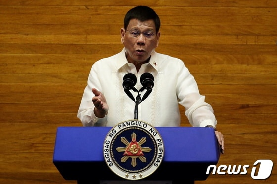 로드리고 두테르테 필리핀 대통령이 아동 성폭행에 관한 처벌을 강화했다 © 로이터=뉴스1 © News1 이서영 기자