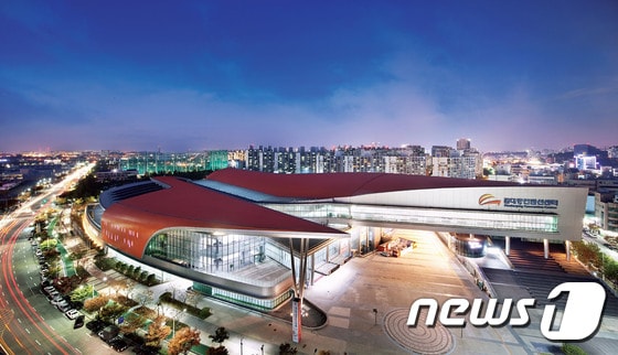 김대중 컨벤션센터 야경.(광주시 제공)2022.4.17/뉴스1 © News1 박준배 기자