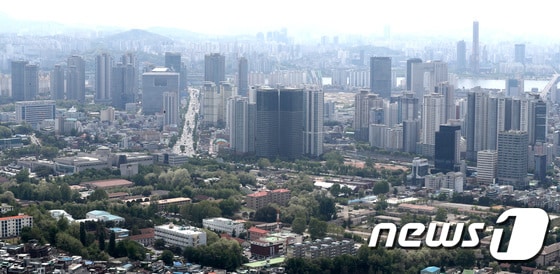 고층 아파트가 들어선 서울 용산 일대 모습. © News1 구윤성 기자