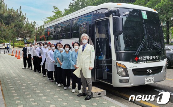대전우리병원 임직원들이 단체 헌혈을 통해 생명 나눔을 실천했다..© 뉴스1