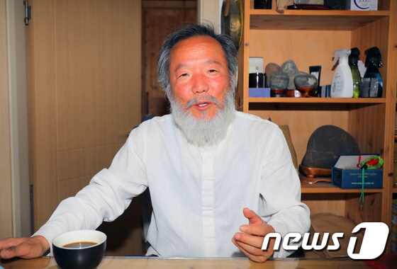 20일 광주 서구의 한 아파트에서 만난 김상집씨(66)가 80년 5월 당시 자신의 사연을 털어놓고 있다. 김씨는 5·18 때 녹두서점에서 상황일지를 기록했다. 2022.5.21/뉴스1 © News1 이수민 기자