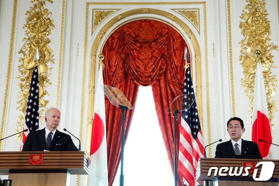 기시다 후미오 일본 총리와 조 바이든 미국 대통령이 23일 정상회담을 마치고 오후 2시15분부터 공동 기자회견을 하고 있다. © 로이터=뉴스1 © News1 원태성 기자