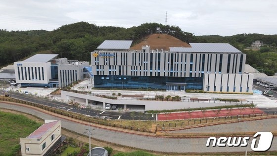 경북 포항북부경찰서(서장 박봉수)는 21일 양덕동 신청사에서 준공 기념식을 갖고 치안서비스 제공에 나섰다.(포항북부경찰서제공)2022.7.21/© 뉴스1