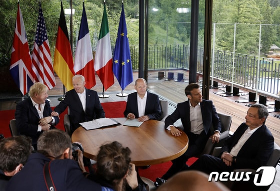 주요 7개국(G7) 정상들이 독일 바이에른주 엘마우성에서 정상회담을 진행했다. © 로이터=뉴스1 © News1 정윤영 기자