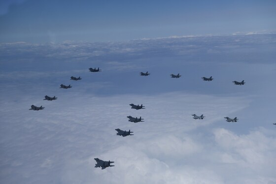 한미 공군 전투기 편대 비행훈련. (합참 제공)© 뉴스1