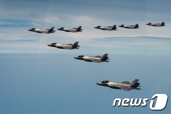 한미 공군 F-35A 전투기 등의 연합비행훈련. (공군 제공) 2022.7.14/뉴스1