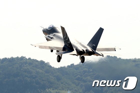 한국형 초음속 전투기 KF-21 '보라매' (방위사업청 제공) 2022.7.19/뉴스1 © News1 장수영 기자