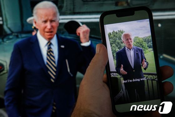 조 바이든 미국 대통령이 21일(현지시간) 코로나19에 확진된 뒤 워싱턴 백악관 발코니에서 찍어 트위터에 올린 영상에서 