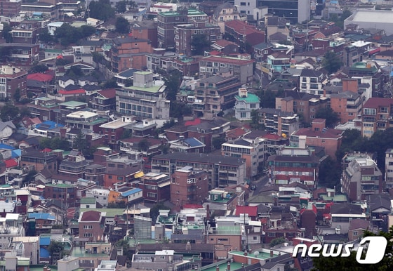 사진은 4일 서울 남산에서 바라본 빌라촌의 모습. 2022.7.4/뉴스1 © News1 김진환 기자