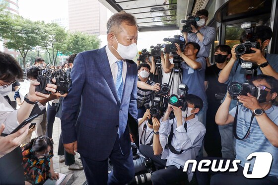이상민 행안부 장관 '국가경찰위 향해'