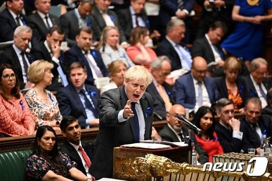 지난달 22일(현지시간) 보리스 존슨 영국 총리가 영국 의회에서 연설하고 있다. 22.06.22 © AFP=뉴스1 © News1 김예슬 기자