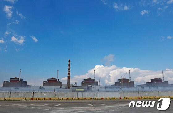 4일(현지시간) 우크라이나 자포리자(州) 에네르호다르에 있는 자포리자 원자력 발전소의 모습. 22.08.04 © 로이터=뉴스1 © News1 김예슬 기자