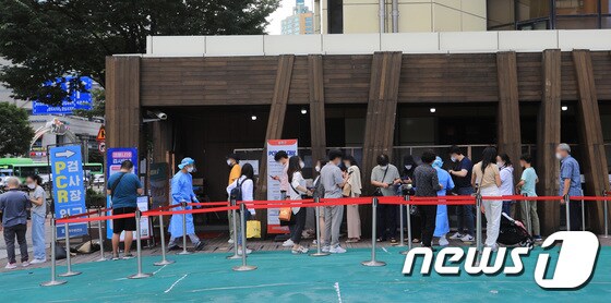 코로나19 검사 자료사진. (사진은 기사 내용과 무관함) / 뉴스1 © News1 구윤성 기자
