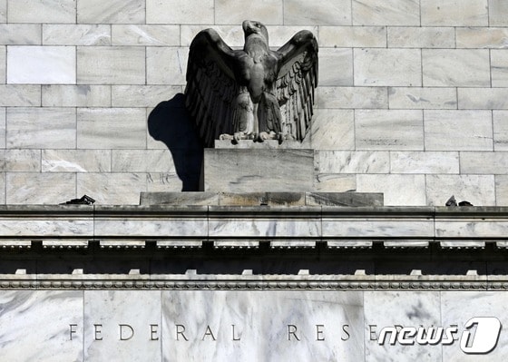 미국 연방준비제도(연준)의 워싱턴 본부 건물 독수리상 © AFP=뉴스1