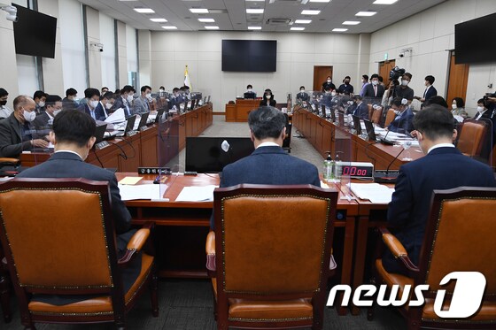 20일 국회에서 정무위원회 전체회의가 열리고 있다. (공동취재) 2022.9.20/뉴스1 © News1 허경 기자