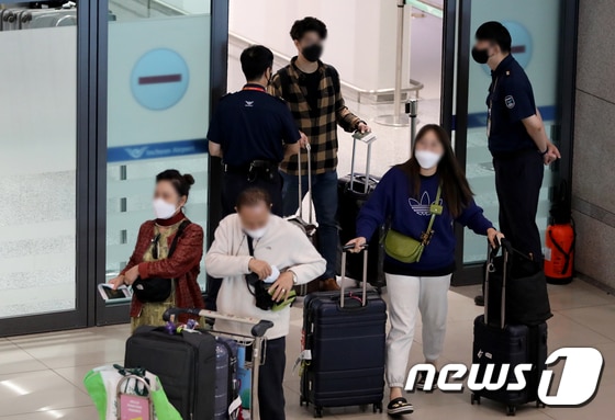 해외 입국자들이 21일 인천국제공항 1터미널을 통해서 입국하고 있다. 2022.9.21/뉴스 © News1 장수영 기자