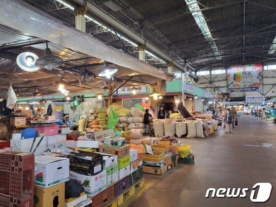 23일 서울 마포구 마포 농수산물 시장이 한산한 모습. ©News1 신윤하 기자.